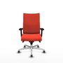 Silla Albacete confidente con mecanismo Sincro tapizada con Tela color Naranja oscuro. Equipada con Base aluminio, Brazos 2D y Ruedas 65 mm parqué