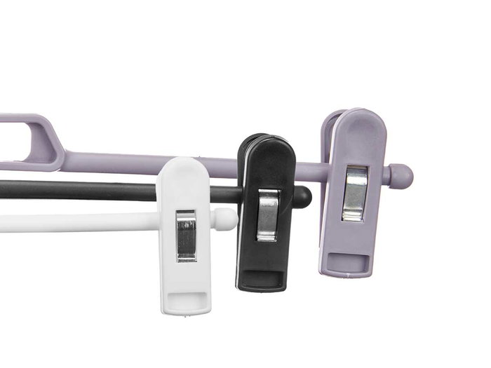 Kipit Set 4 Perchas con Pinzas, 3 Colores Surtidos Oscuras, Plástico y Metal, 34 x 3.5 x 22 cm (Set de 24)