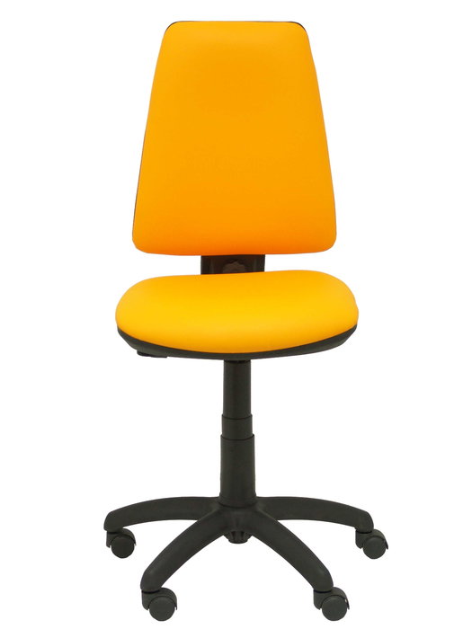 Silla de oficina Elche con mecanismo Contacto permanente básico tapizada con Similpiel color Naranja. Equipada con Base poliamida negra, Sin brazos y Ruedas de nailon 50 mm