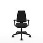 Silla de oficina Elche con mecanismo Asincro tapizada con Similpiel color Negro. Equipada con Base piramidal negra, Brazos 1D y Ruedas 65mm nailon