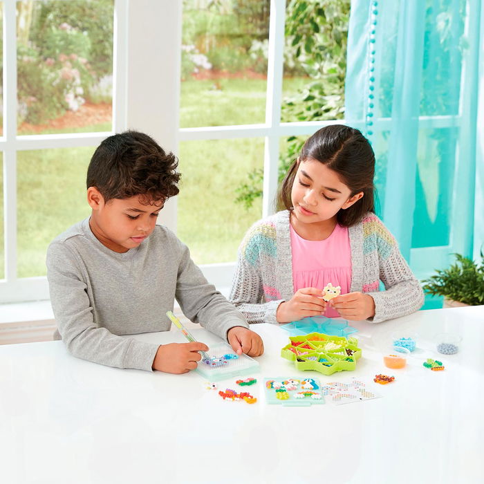 Aquabeads Estuche De Abalorios Estrella 31601 con FlipTray y Bolígrafo Expertos Creadores para +4 Años