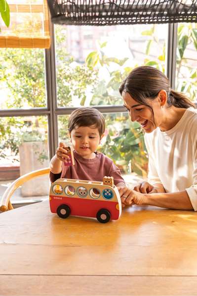 Goula Juego Educativo 1 to 5 Bus de Madera con 5 Animales para Colocar - Juguete para Niños +18 Meses