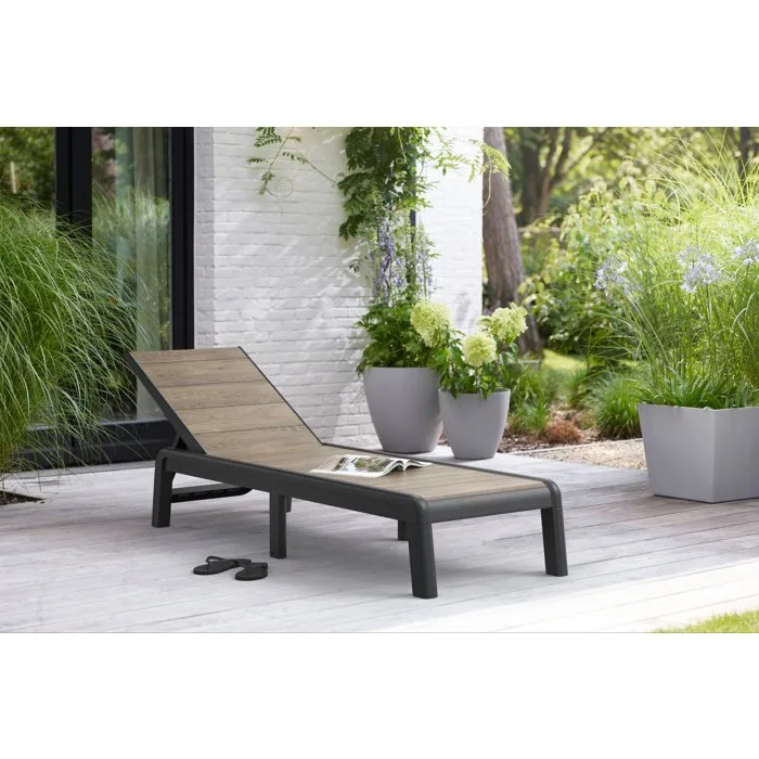 Keter Porto PORTOSLASHGR Tumbona de Resina con Listones Efecto Madera en Gris Grafito - Respaldo Ajustable en 4 Posiciones Keter Porto PORTOSLASHGR Tumbona de Resina con Listones Efecto Madera en Gris Grafito - Respaldo Ajustable en 4 Posiciones