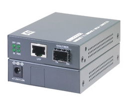 KTI PoE/PD 1000T to 1000LX Fiber media converter
