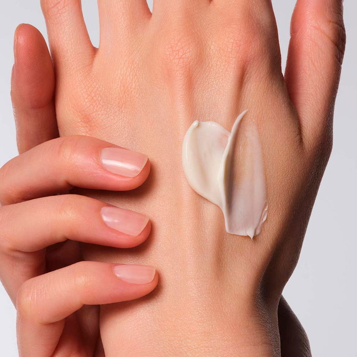 Clarins Crema Juventud de Manos Hand Treatment 30 ml - Edición Limitada LOVE COLLECTION