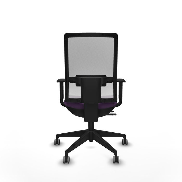 Silla de oficina Horna con mecanismo Sincro/Traslack tapizada con Tela color Morado y malla color Blanco. Equipada con lumbar 1D, Brazos 1D y Ruedas 65 mm parqué