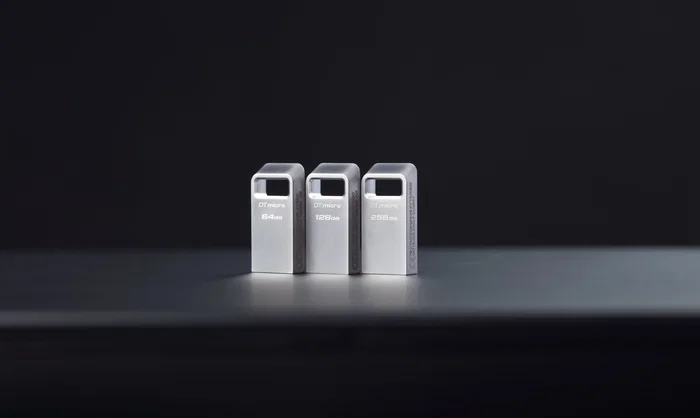 Kingston DataTraveler Micro (DTMC3G2) Memoria USB Flash 64 GB USB 3.2 Gen 1, Diseño Ultrapequeño en Metal Plata, hasta 200 MB/s Lectura