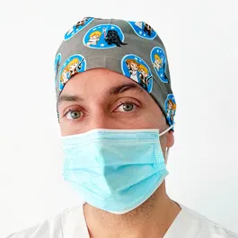 Enfermanía Gorro Quirófano Pelo Corto Estampado Leia Luke con Botones