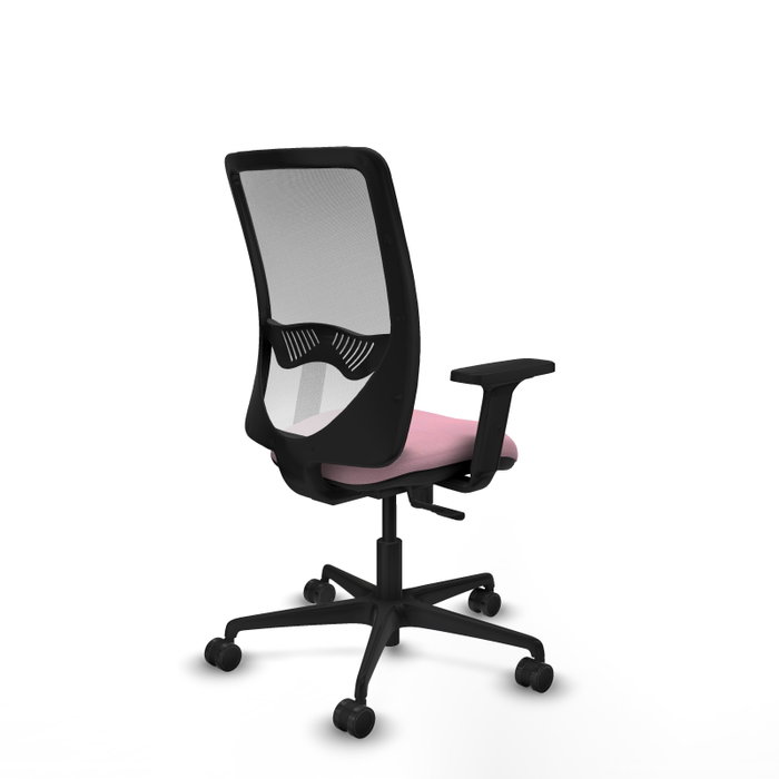 Silla de oficina Zulema con mecanismo Sincro tapizada con Tela color Rosa y malla color Blanco. Equipada con lumbar 1D, Brazos 2D y Ruedas 65mm nailon