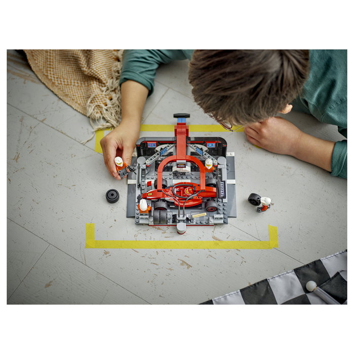 LEGO City Parada en boxes de F1 con coche Ferrari 60443