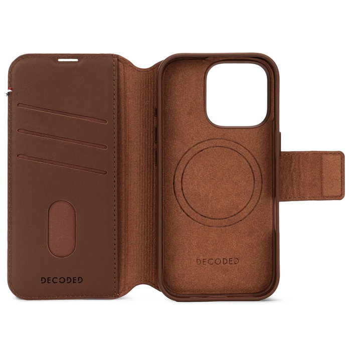 Decoded Leather Detachable Wallet para iPhone 16 Pro, Marrón