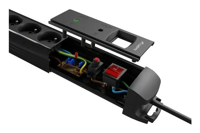 Lanberg SP1-05F-0150-BK Regleta de 5 salidas AC, 1,5 m, Negro
