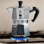 Bialetti Moka Express Cafetera Italiana de Acero Inoxidable, 18 Tazas (810 ml), Apta para Todo Tipo de Fuegos Excepto Inducción