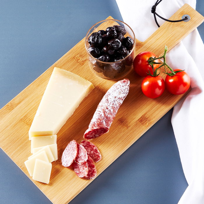 Day Juego de 3 Tablas de Cortar y Servir con Cuerda. Pequeña: 14.8x19.3x1.3 cm, Mediana: 33x17x1.3 cm, Grande: 39.8x19x1.3 cm Day Juego de 3 Tablas de Cortar y Servir con Cuerda. Pequeña: 14.8x19.3x1.3 cm, Mediana: 33x17x1.3 cm, Grande: 39.8x19x1.3 cm