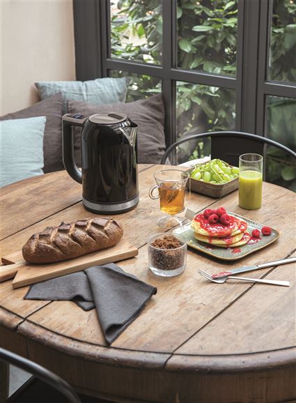 Kitchenaid 5KEK1722 Hervidor de Agua Negro 1.7L Digital 6 Niveles Temperatura 50-100°C Mantiene Temperatura 30 Min