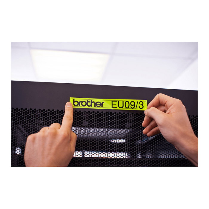 Brother TZeC51 Cinta Laminada 24mm Amarillo Fluorescente/Negro 5m Brother TZeC51 Cinta Laminada 24mm Amarillo Fluorescente/Negro 5m