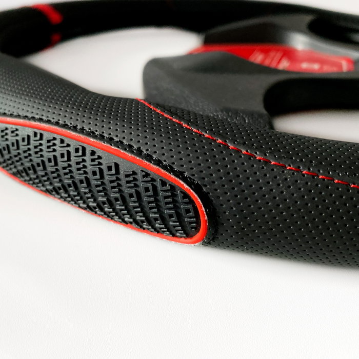Momo Funda de Volante Supergrip Universal Negro y Rojo 38-39cm Momo Funda de Volante Supergrip Universal Negro y Rojo 38-39cm