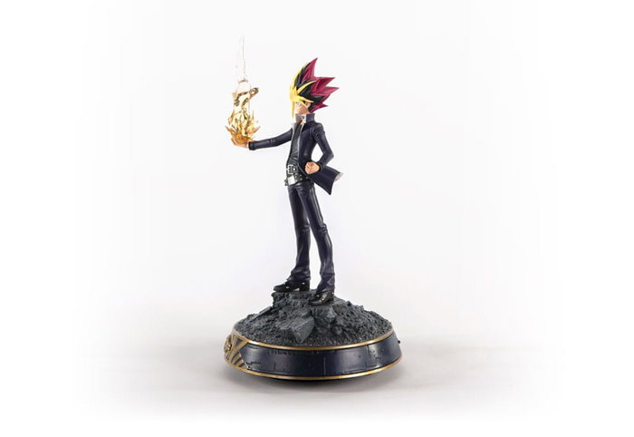 Yu-Gi-Oh! Estatua Yami Yugi 31 cm
