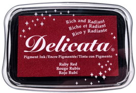 Tsukineko Almohadilla de tinta DELICATA rojo rubí metálica brillante 95x65mm