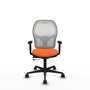 Silla de oficina Jorquera con mecanismo Sincro/Traslack tapizada con Tela color Naranja y malla color Blanco. Equipada con lumbar 1D, Brazos 1D y Ruedas 65mm nailon