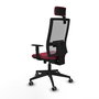 Silla de oficina Horna con mecanismo Sincro/Traslack tapizada con Tela color Granate y malla color Gris. Equipada con lumbar 1D, Brazos 1D, Cabecero 2D y Ruedas 65 mm parqué