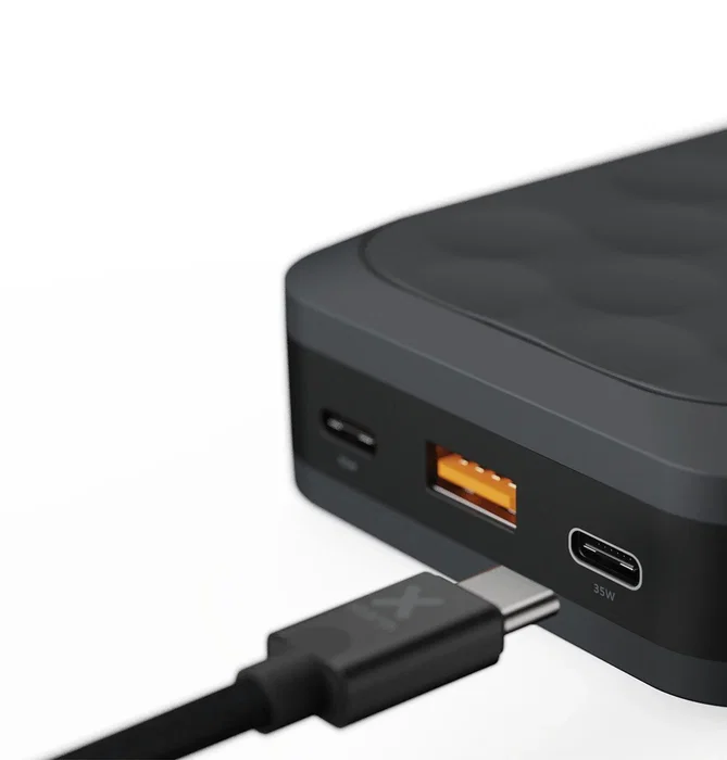 Xtorm FS-5201 Power Bank Fuel Series 20000 mAh Negro - Batería Externa Portátil 35W con Pantalla LCD, 2x USB-C y 1x USB-A, Carga Rápida para Viajes