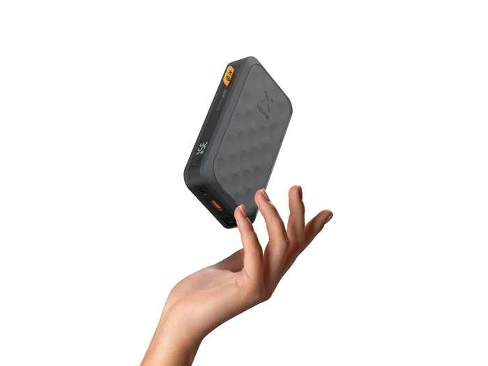 Xtorm FS-5201 Power Bank Fuel Series 20000 mAh Negro - Batería Externa Portátil 35W con Pantalla LCD, 2x USB-C y 1x USB-A, Carga Rápida para Viajes