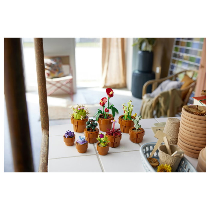 LEGO Icons Plantas Diminutas 10329