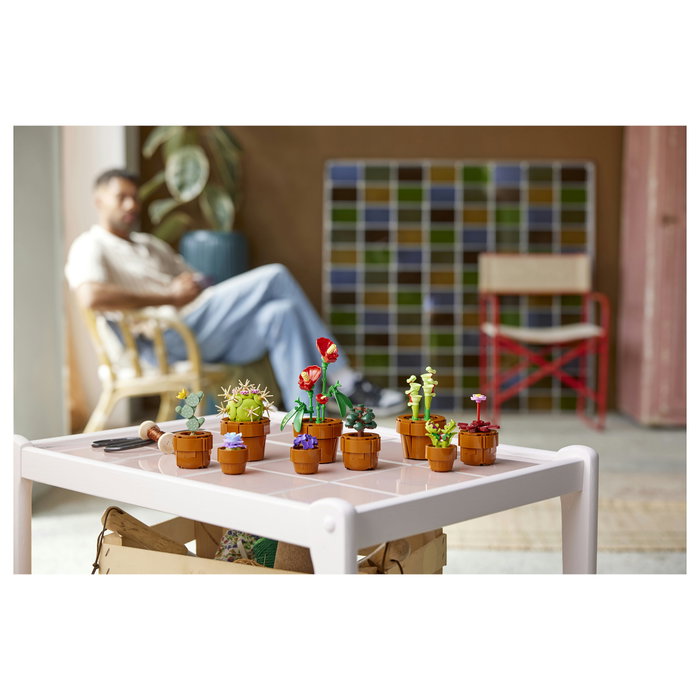 LEGO Icons Plantas Diminutas 10329