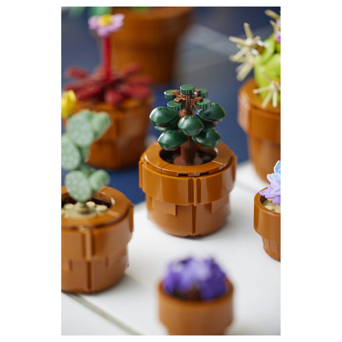LEGO Icons Plantas Diminutas 10329