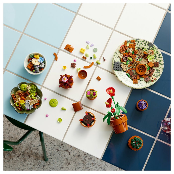 LEGO Icons Plantas Diminutas 10329