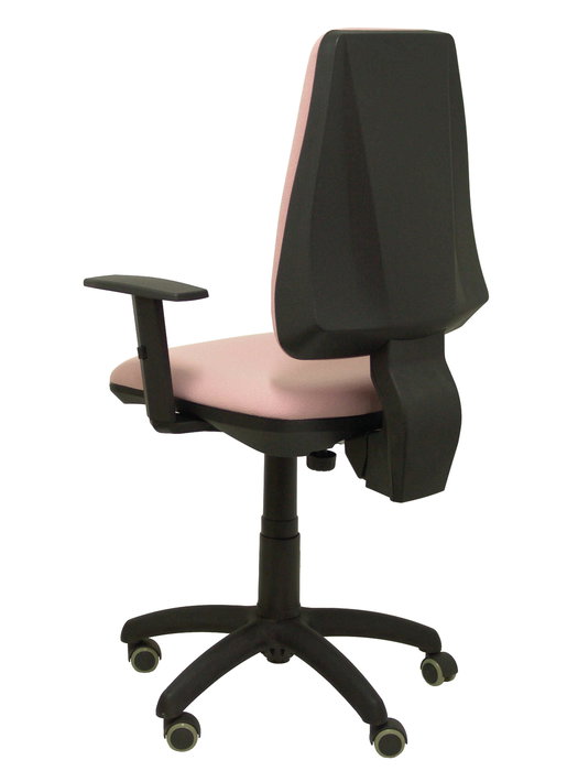 Silla de oficina Elche con mecanismo Contacto permanente básico tapizada con Tela color Rosa pálido. Equipada con Base poliamida negra, Brazos 1D y Ruedas de parqué