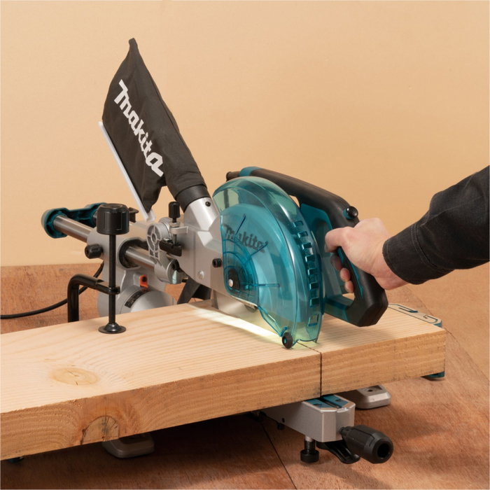 Makita LS0816F Sierra de inglete y corte transversal