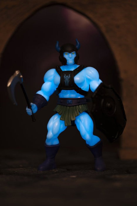 Formo Toys Legends of Dragonore: Warriors of the Galaxy Wave 3 Figura Deevil (Glow in the Dark) 14 cm