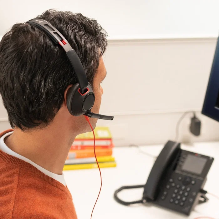 HP Poly Blackwire C5220 Auriculares con Micrófono USB-C, Cancelación de Ruido, Diadema Metálica Acolchada, Negro, para Negocios y Uso Diario