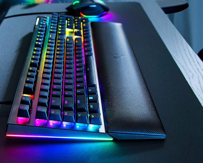 Razer BlackWidow V4 Teclado Mecánico Gaming, RZ03-04690100-R3M1, Negro