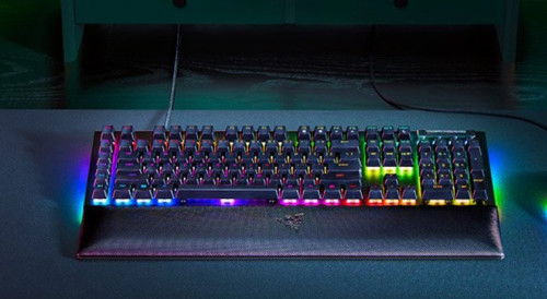 Razer BlackWidow V4 Teclado Mecánico Gaming, RZ03-04690100-R3M1, Negro