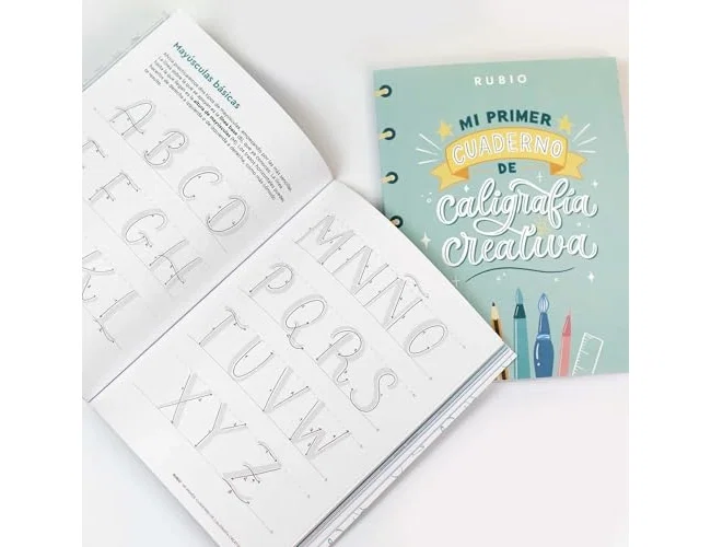 Rubio Mi primer cuaderno de caligrafía creativa, encuadernación rústica, 108 páginas, 205x265 mm Rubio Mi primer cuaderno de caligrafía creativa, encuadernación rústica, 108 páginas, 205x265 mm