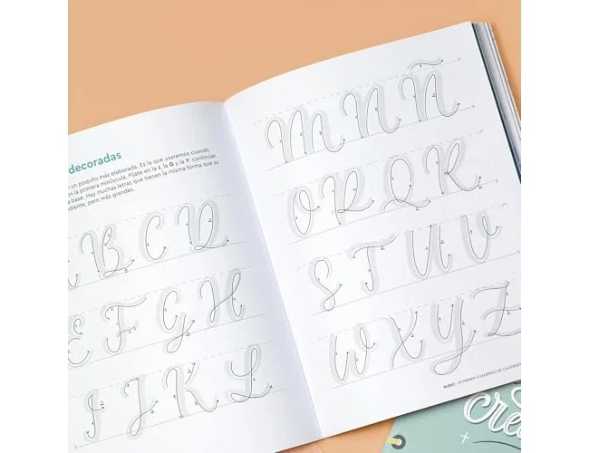 Rubio Mi primer cuaderno de caligrafía creativa, encuadernación rústica, 108 páginas, 205x265 mm Rubio Mi primer cuaderno de caligrafía creativa, encuadernación rústica, 108 páginas, 205x265 mm