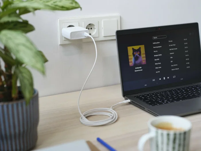 Trust Maxo Cargador de Pared USB-C 100W Blanco con Cable 2m Trust Maxo Cargador de Pared USB-C 100W Blanco con Cable 2m