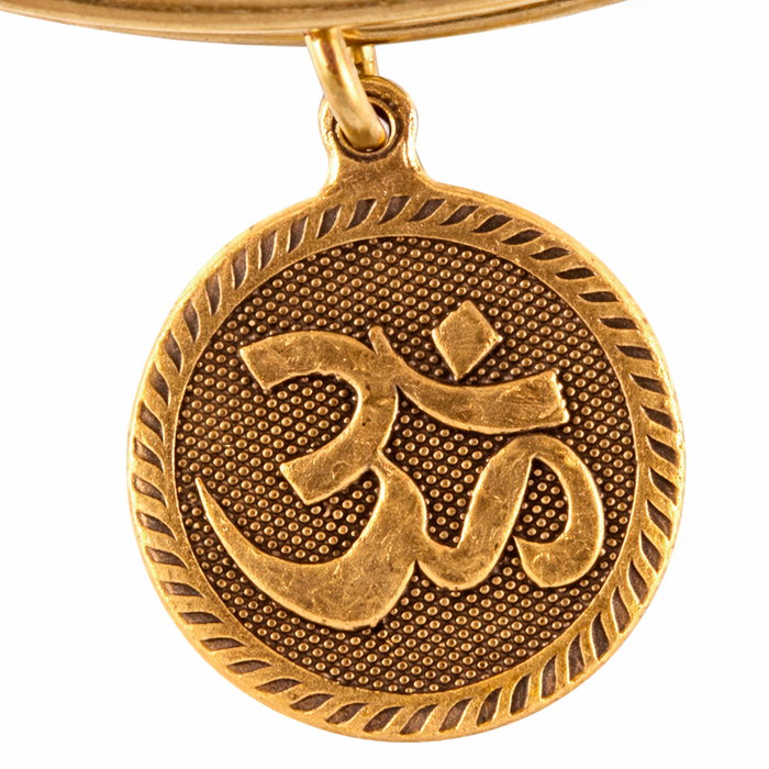 Alex And Ani Pulsera con diseño OM en Dorado Alex And Ani Pulsera con diseño OM en Dorado