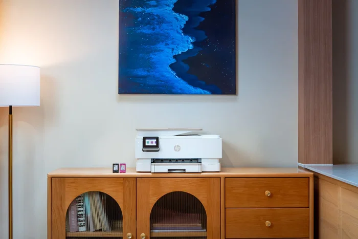 HP Envy Photo 7930 Impresora Multifunción Fotográfica All-in-One con Wi-Fi, Inyección de Tinta, Impresión A4 sin Bordes, 4800 x 1200 DPI, Pantalla Táctil 2.7", Blanco