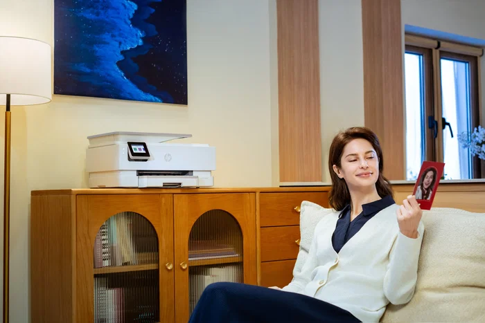 HP Envy Photo 7930 Impresora Multifunción Fotográfica All-in-One con Wi-Fi, Inyección de Tinta, Impresión A4 sin Bordes, 4800 x 1200 DPI, Pantalla Táctil 2.7", Blanco