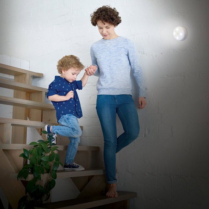 Lámpara 4 Leds Con Sensor Movimiento Pilas Blanco Frío 50 Lúmenes