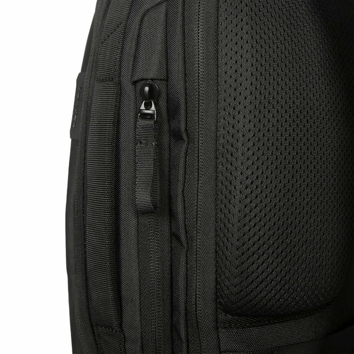Targus Mochila Commuter EcoSmart para Portátil 16 Pulgadas Negro