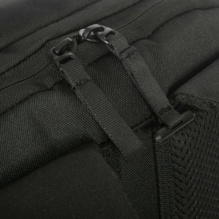 Targus Mochila Commuter EcoSmart para Portátil 16 Pulgadas Negro