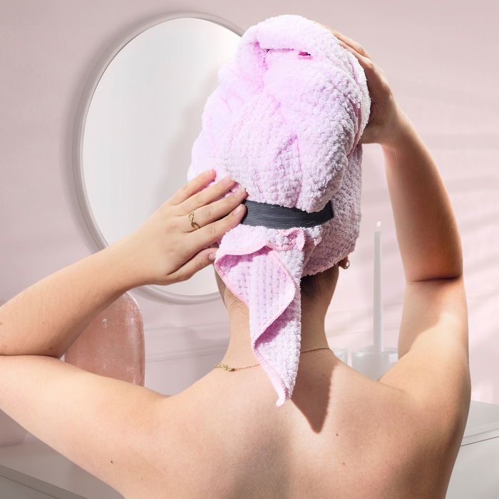 Cosmetic Club Toalla de Microfibra XXL para Pelo Largo - Suave, Absorbente y Antiencrespamiento con Banda Elástica