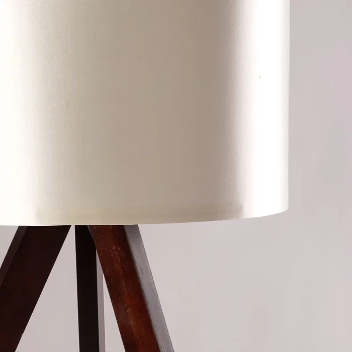 Lámpara de Suelo Trípode de Madera con Pantalla de Tela "Qinhuangdao-1" [OPV-780SGN3438]