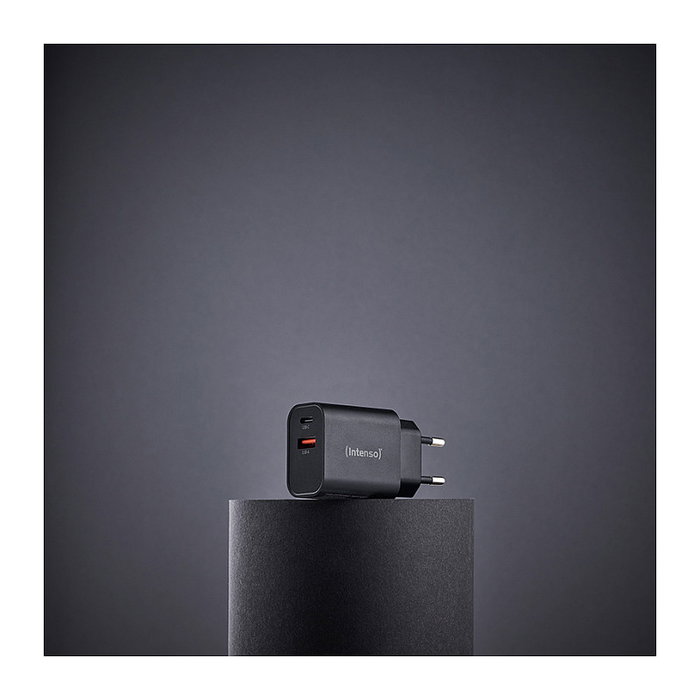 Intenso Cargador de Pared W30AC con 1 x USB-A y 1 x USB-C, 30 W, Negro