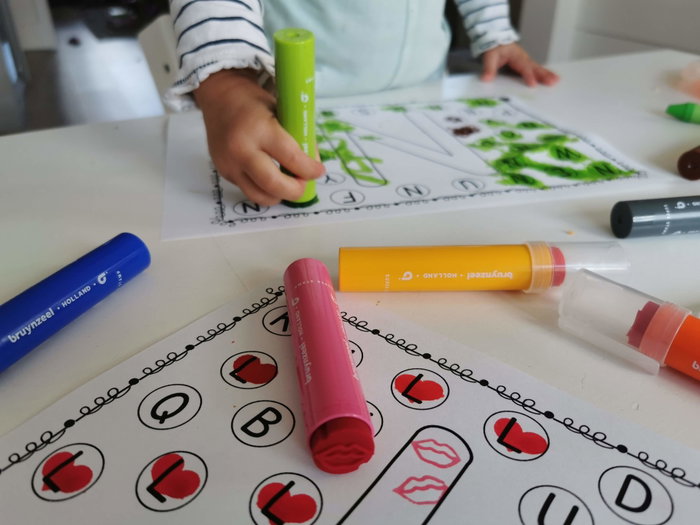 Bruynzeel Kids Super Sellos Estuche 10 unidades